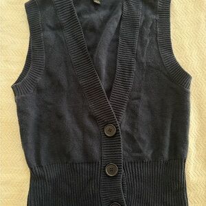 Rue21 Black V-Neck Sweater Vest